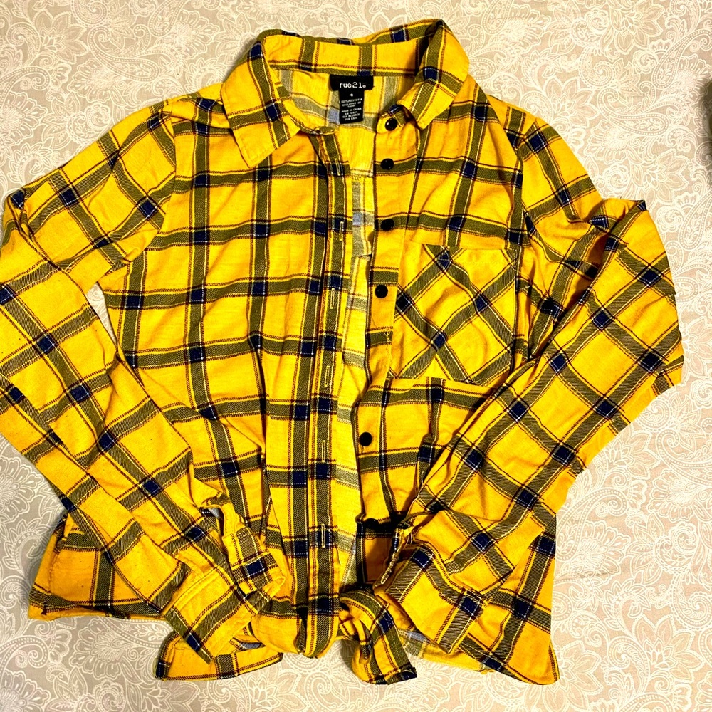 Flannel crop top missing button but can still be tied at bottom to look cute ☺️